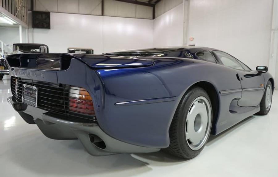  Jaguar XJ220 1994 года  (фото 18 из 55)